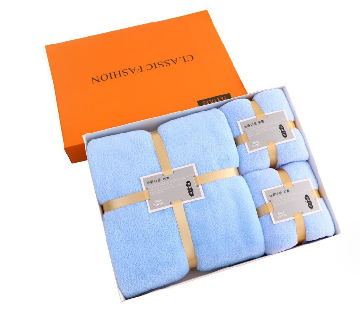 Three-piece gift box set of towels, absorbs water well.